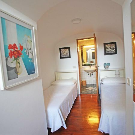 Residenza L'Isola Capri Bed & Breakfast Bagian luar foto