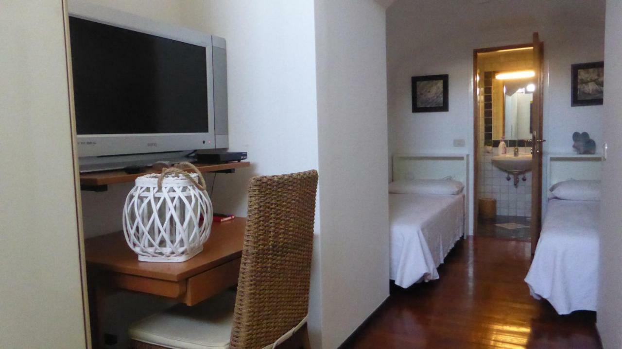 Residenza L'Isola Capri Bed & Breakfast Bagian luar foto